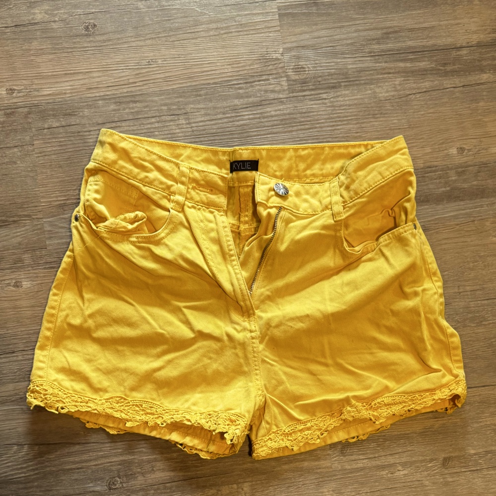 Excellent condition. No flaws just wrinkled from drawer